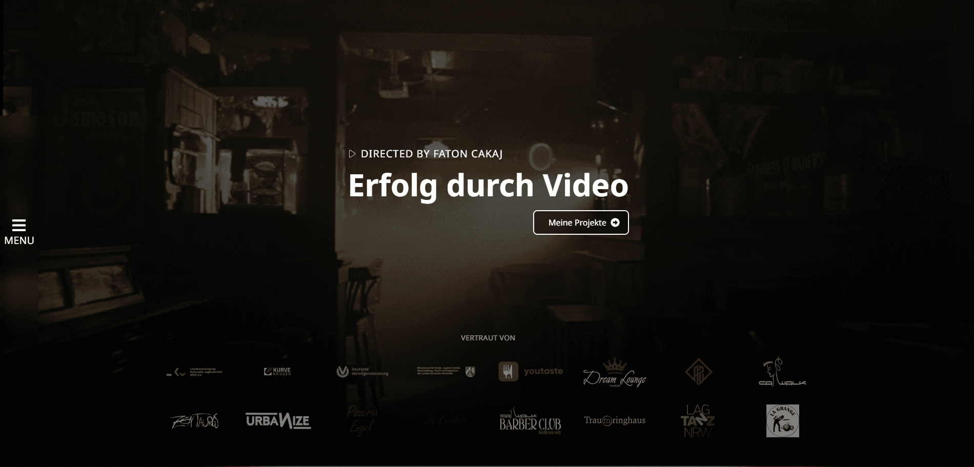 Dunkle Startseite von FATON'S FILM PRODUCTION mit dem Satz Erfolg durch Video